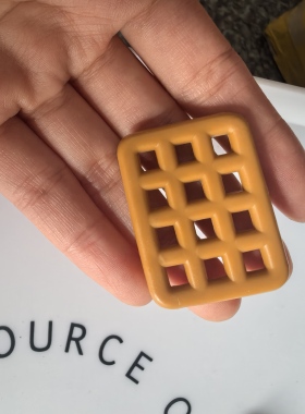 仿真碱水饼干蝴蝶结网格点心模型