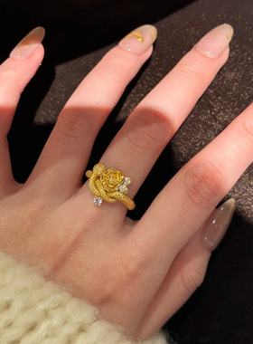 新中式本命年蛇年玫瑰灵蛇缠绕戒指小众时尚高级感镶钻玫瑰花