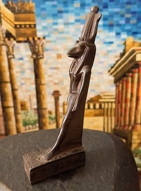 埃及卢克索产公羊神库努姆雕像