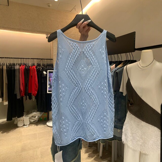 ເສື້ອຍືດຄໍ V-knitted hollow crochet ຝຣັ່ງສໍາລັບລະດູຮ້ອນ