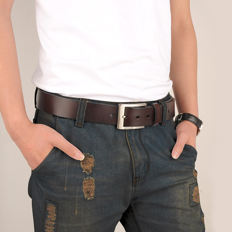 外滩女特警爆红！外国游客排队求合影萌娃目光确定战术腰带