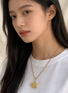 青岛饰品欧美ins铜镀18k真金简约时尚个性潮流包包吊坠项链女