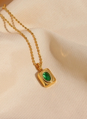 欧美INS风潮流摩登项坠饰品女 不锈钢镀18K绿宝石小方块吊坠项链