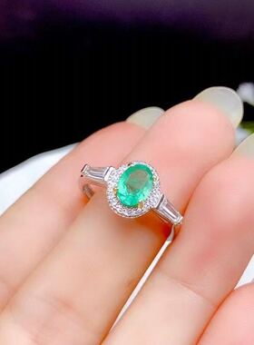 天然祖母绿纯银镶嵌女士宝石戒指