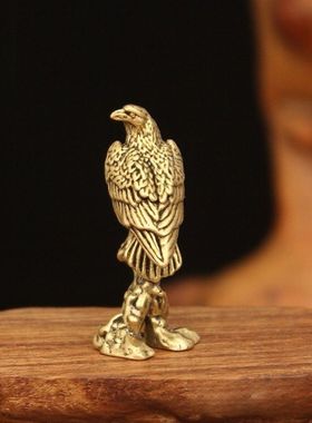 黄铜老鹰铜雕茶宠雄鹰家居客厅办公桌面装饰小铜器黄铜摆件工艺品