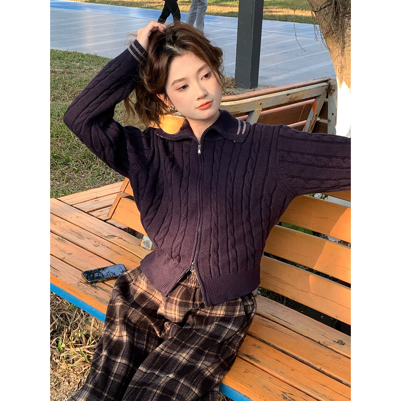 尔给复古撞色翻领麻花针织开衫女冬季新款设计感小个子拉链外套 - 图1