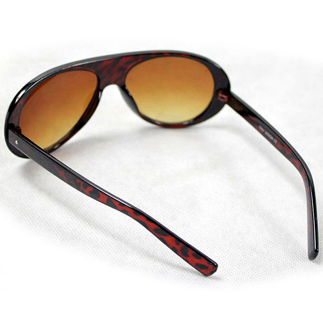 Bruce Lee souvenirs Nicholas Tse and Leehom Wang