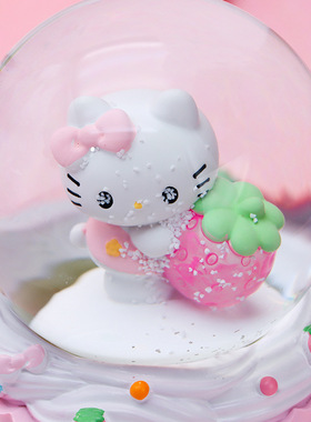 彩灯飘雪花草莓KT猫水晶球音乐盒