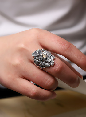 手工足银999镶金牡丹戒指