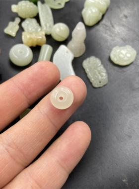 天然正品和田玉小莲花吊坠金刚杵