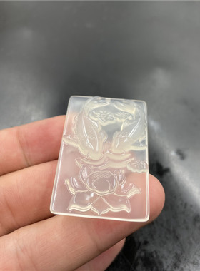 玉器天然正品吊坠白色玛瑙牌子