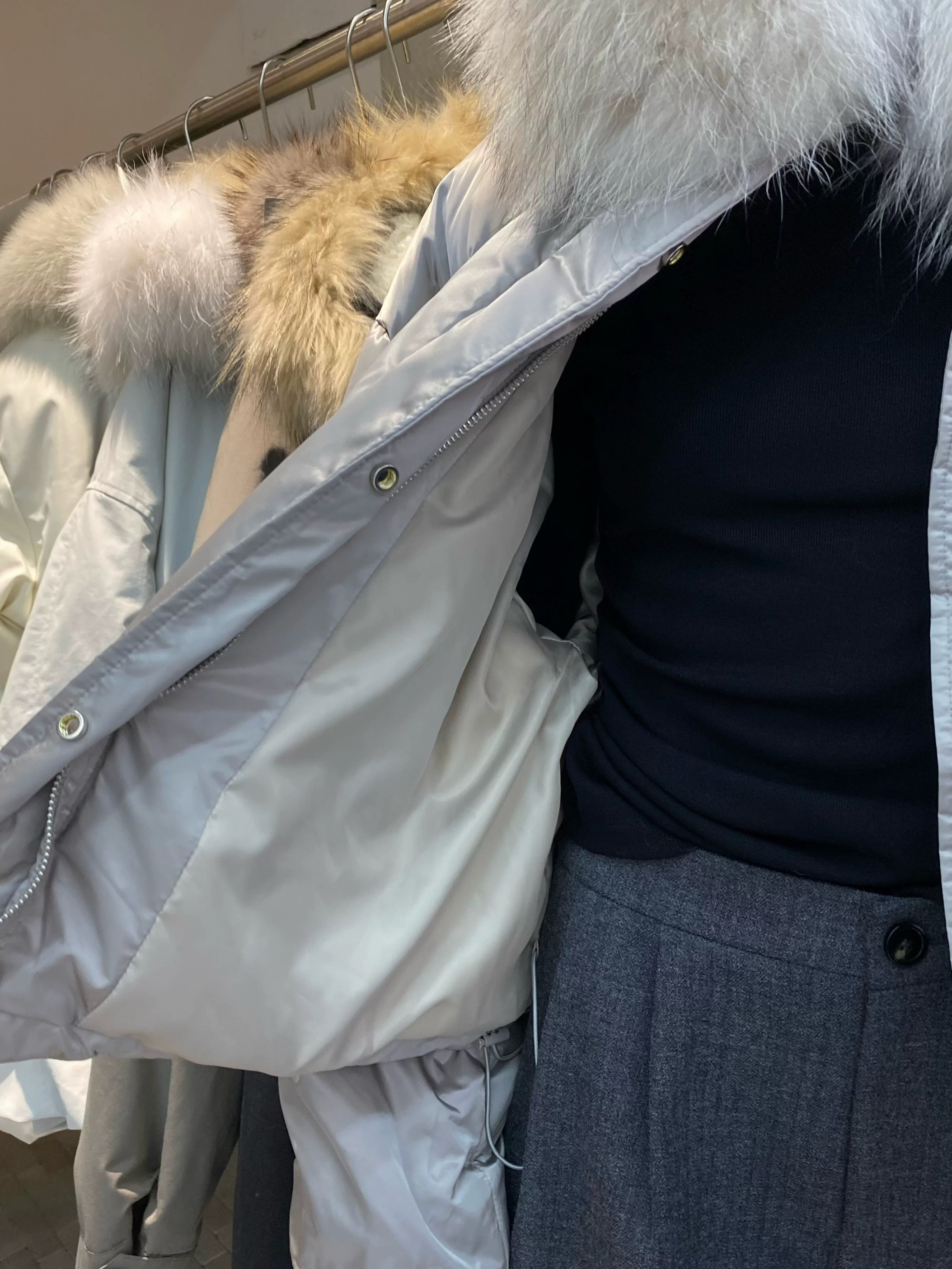 SOUL素予90白鸭绒短款羽绒服女2025冬季新款配可拆环保水貂毛外套 - 图1