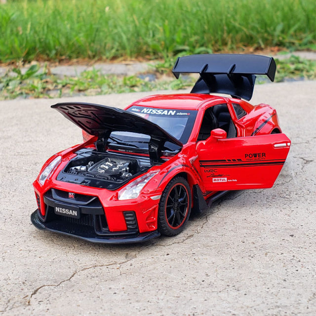 132 Nissan GTR sports car r35 God of War Simulation Metal