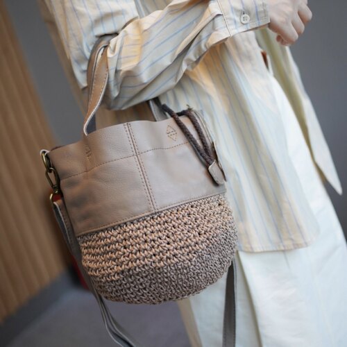 原创设计人气复古水桶包棉蜡绳手工编织头层牛皮手提单肩斜挎女包 - 图3