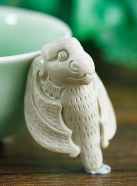 罕见阿拉善玛瑙栩栩如生雕刻件