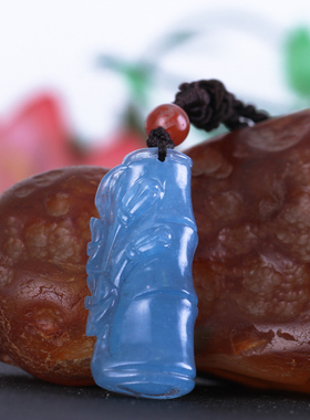 起荧光立体雕刻天然海蓝宝送挂绳