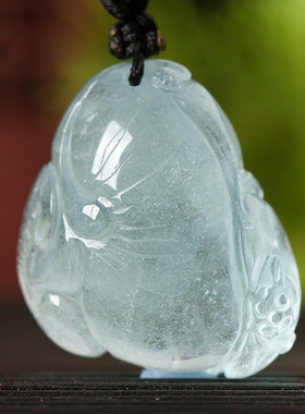 巴西玻璃体精雕蝙蝠挂件海蓝宝