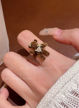 珍珠小熊植绒戒指女夸张小众设计秋冬装饰食指戒卡通可爱配饰指环