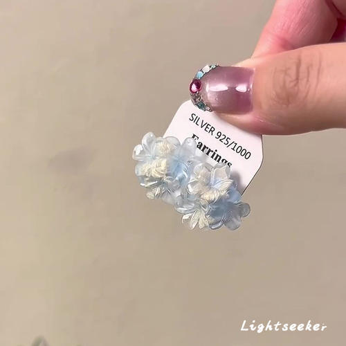 夏季清透蓝晕染花朵串珠耳环轻奢高级感气质耳钉女独特绝美耳饰品 - 图1