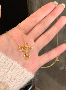 金色闪锆小马钱币项链女轻奢高级感锁骨链小众设计颈链配饰毛衣链