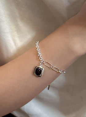 S925纯银韩版小众设计OT扣韩国博主款手链黑玛瑙时尚感手饰品