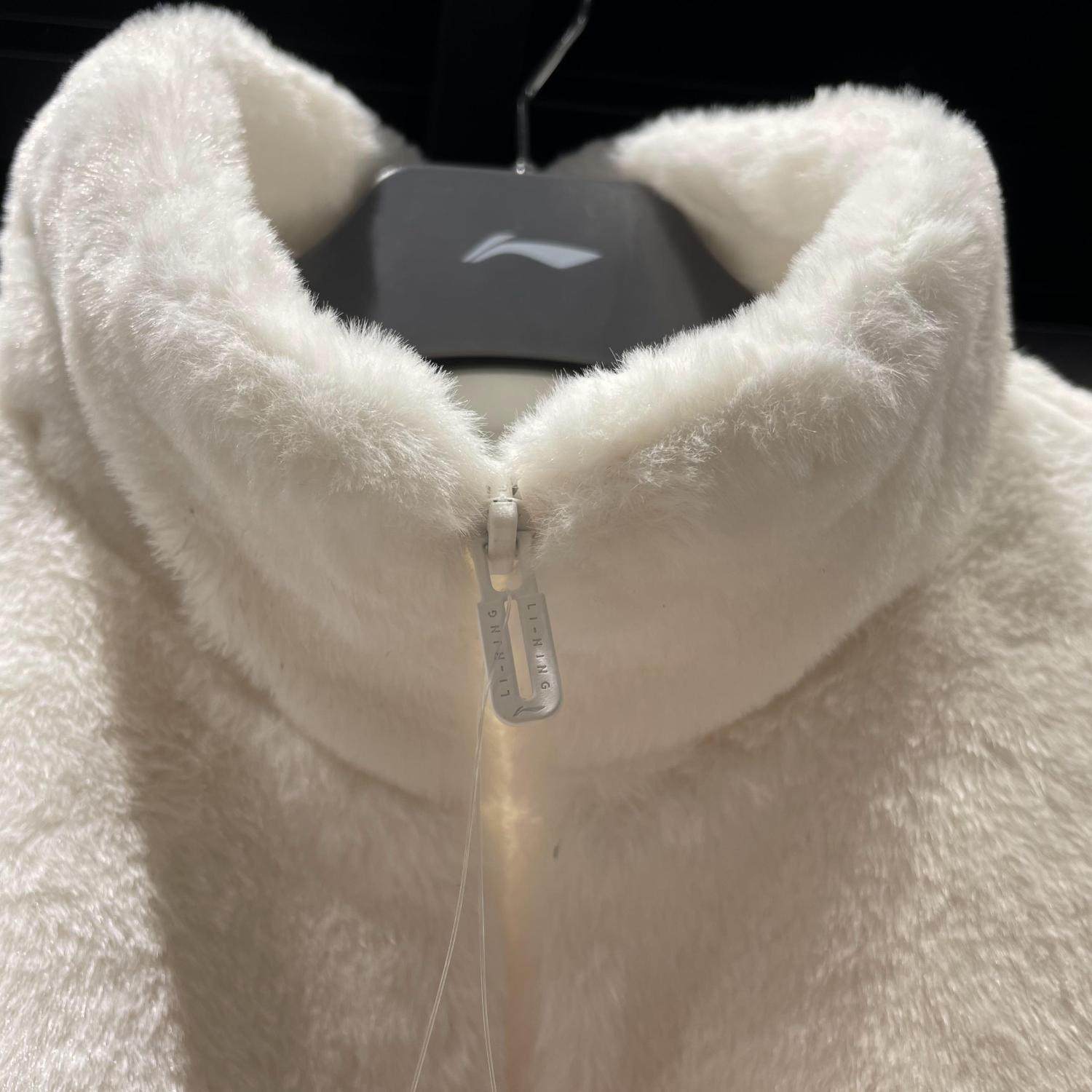 李宁女子冬季运动潮流刺绣仿皮草保暖舒适宽松休闲短外套AJDT544,淘宝优惠券,粉丝福利购,淘宝优惠卷