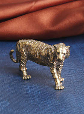 复古典藏国风艺术黄铜摆件古法手工匠作老猛虎桌书房镇纸茶宠文玩