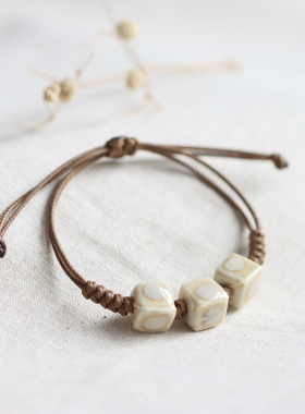 文艺小清新奶油陶瓷方块珠手链