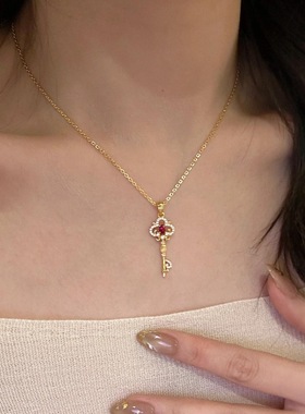 轻奢高级复古镶钻红宝石项链