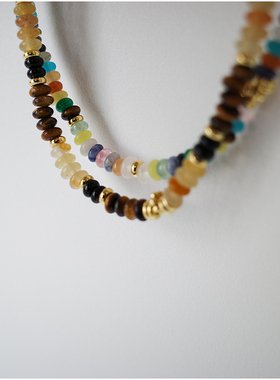 亮色搭配点缀活力个性串珠项链