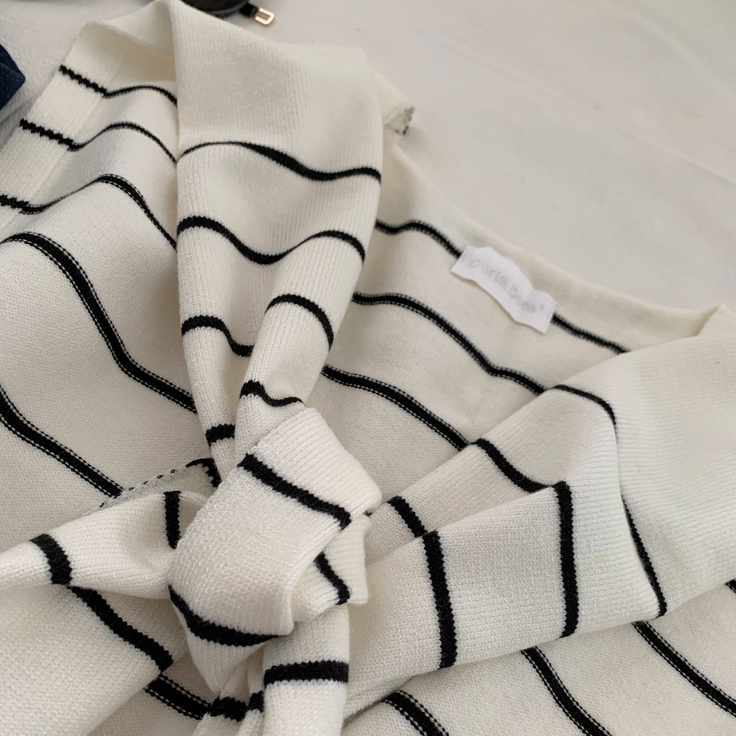 搭配新品~韩国ins博主搭配推荐简约黑白条纹针织披肩外搭小坎肩