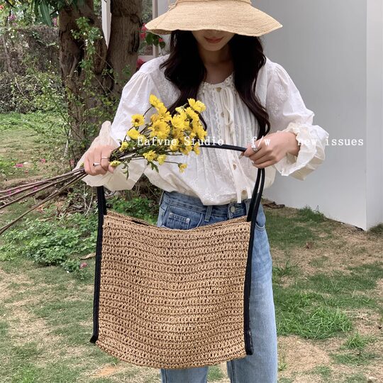 Shopping atmosphere straw bag tote bag