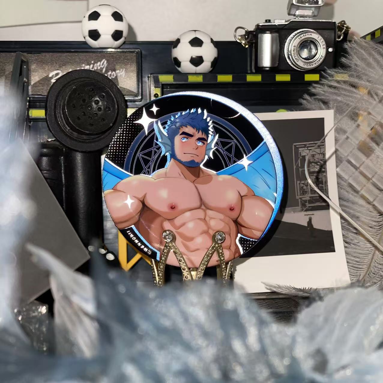 温侯十一原创正版二次元动漫谷子反光高颜值肌肉男吧唧徽章周边 - 图3