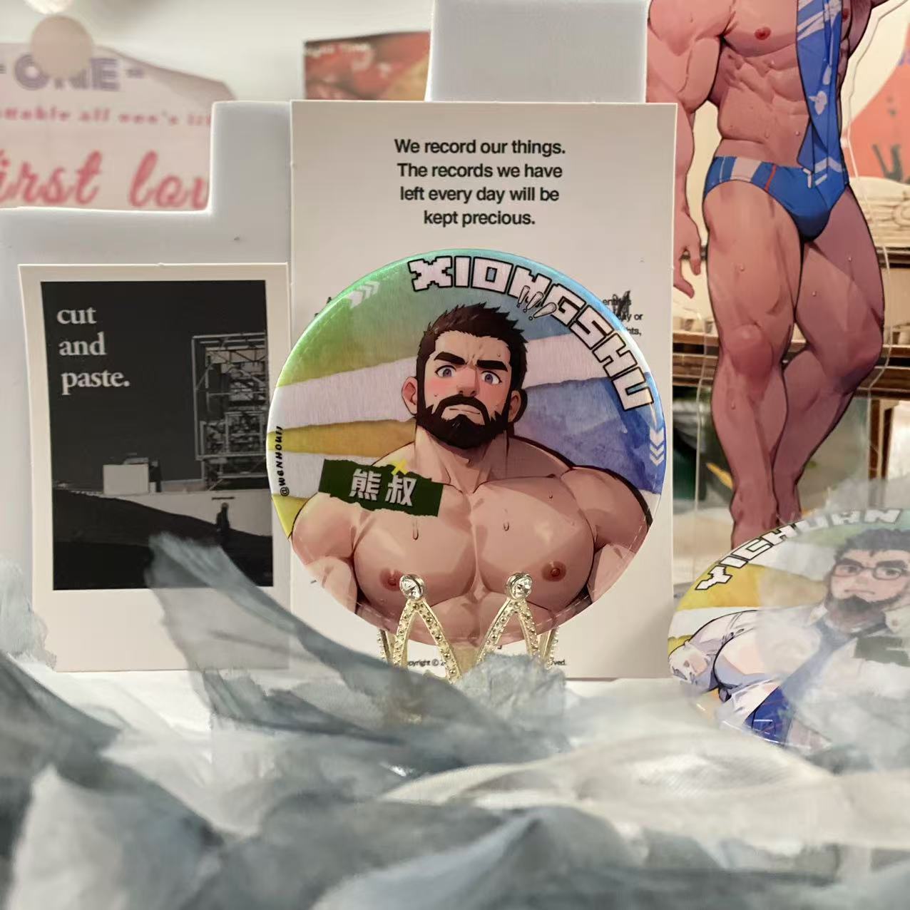 温侯十一原创正版二次元动漫谷子反光高颜值肌肉男吧唧徽章周边 - 图0