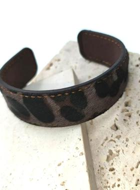 复古豹纹皮质手镯女开口可调节