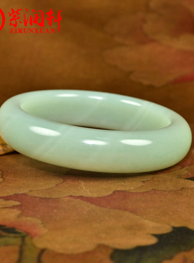 和田玉青白玉手镯且末料鸭蛋青