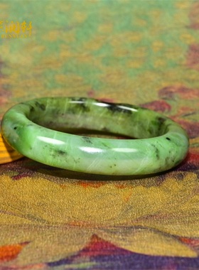 疆和田玉碧玉籽料聚红皮手镯苹果