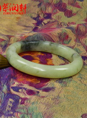 新疆和田玉黄口料手镯水墨青花