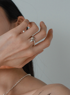 ZVT个性简约眼镜蛇戒指银色女士指环个性设计时尚高级百搭手链