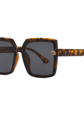 春季踏青显瘦防紫外线大框墨镜