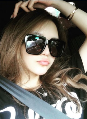 大脸黑色方形韩国复古风太阳镜