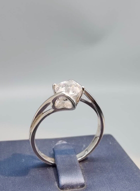 天使之吻戒指克拉求婚18K金