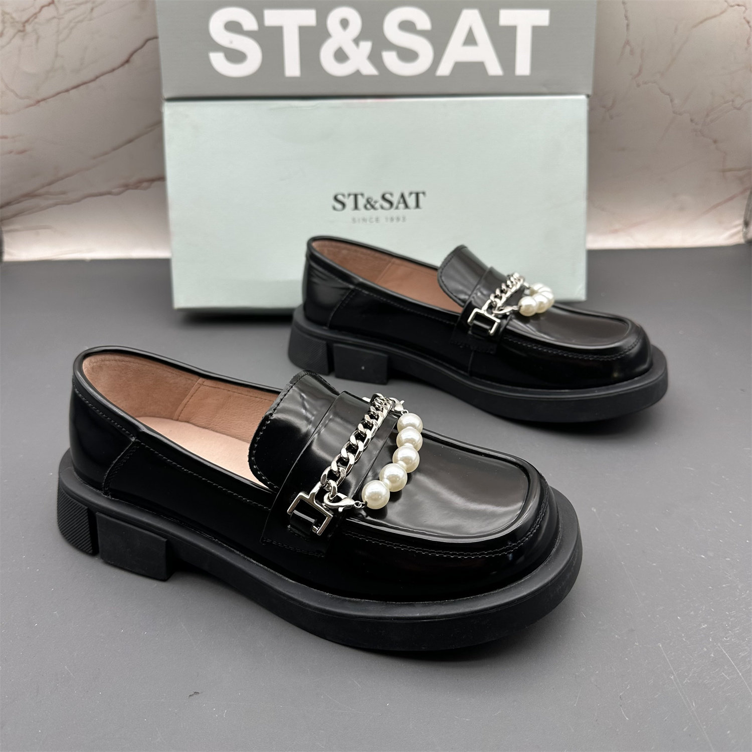 正品ST&SAT星期六撤柜断码牛皮女鞋圆头平跟防滑中口时尚乐福鞋,淘宝优惠券,粉丝福利购,淘宝优惠卷