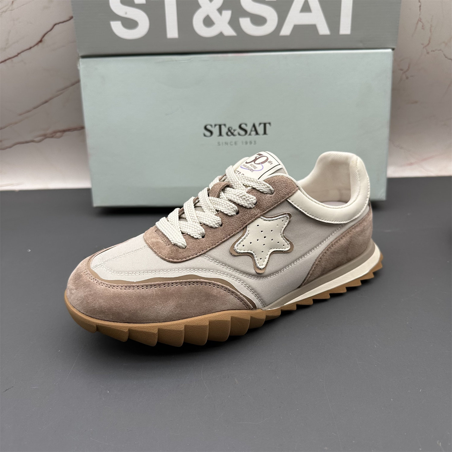 36码ST&SAT星期六撤柜断码真皮女鞋防滑平底系带圆头拼色优雅单鞋,淘宝优惠券,粉丝福利购,淘宝优惠卷