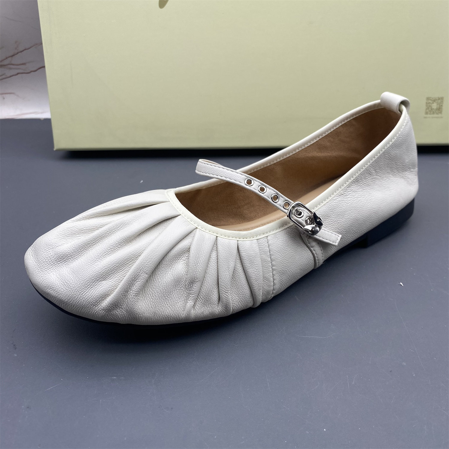 39码fed/艾芙伊迪撤柜断码羊皮女鞋扣带浅口扣带平底防滑玛丽珍鞋,淘宝优惠券,粉丝福利购,淘宝优惠卷