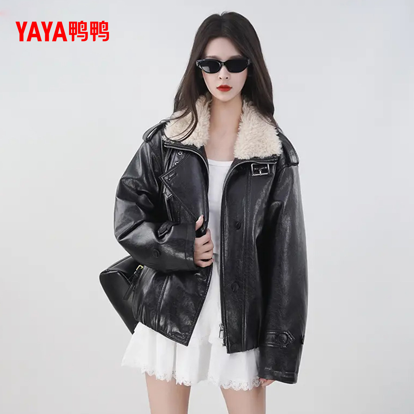 鸭鸭巴恩风羽绒服女2025冬季新款时尚百搭翻领PU皮保暖短款外套J