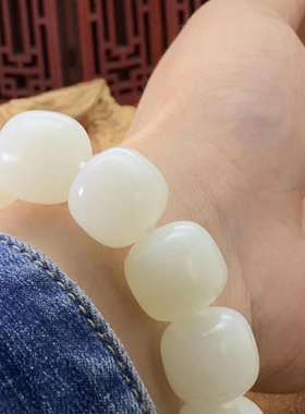 新疆老型珠浓郁手串和田籽料