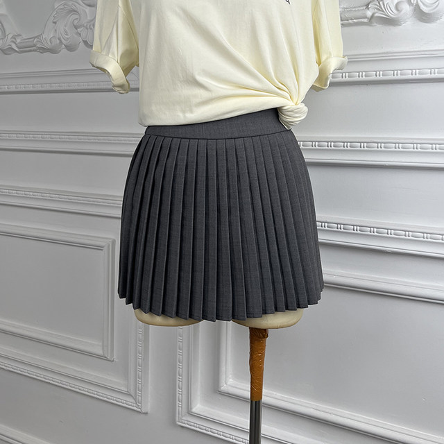 Ding Nini's homemade A-line white pleated skirt skirt