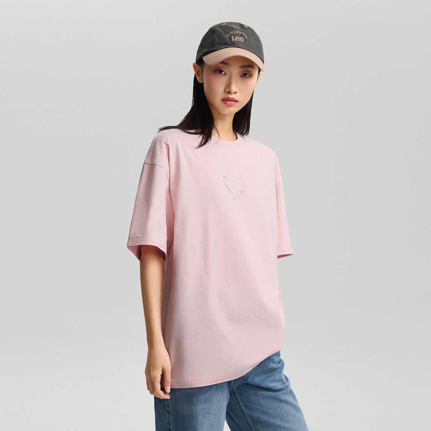 Lee26春夏新品宽松版圆领丝带框架图案女短袖T恤休闲LWT0122944LE,淘宝优惠券,粉丝福利购,淘宝优惠卷