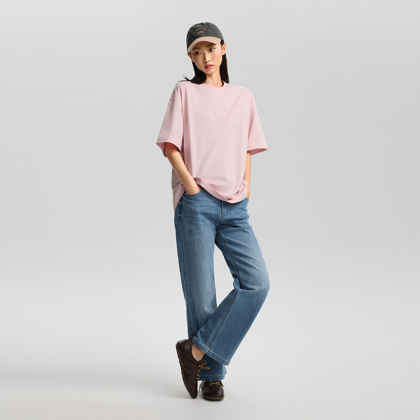 Lee26春夏新品宽松版圆领丝带框架图案女短袖T恤休闲LWT0122944LE,淘宝优惠券,粉丝福利购,淘宝优惠卷